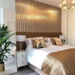 https://the-palms-lux-living-condo-bmouth-town-centre-beach.bournemouth-hotels.org