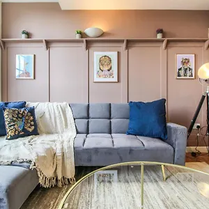  Apartment Lovely 1 Bed With Parking