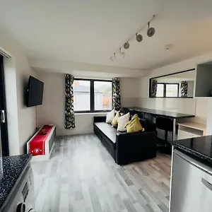  Apartment Lovely 2 Bedroom Flat With Free Parking Flat 5