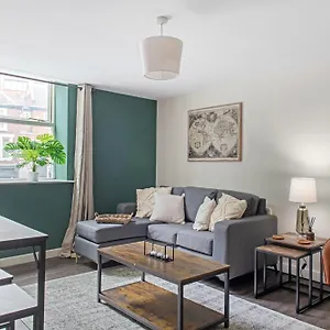  Apartment Spacious 2 Bedroom - Great Location