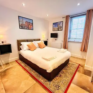 https://the-city-pad.tophotelsbath.com